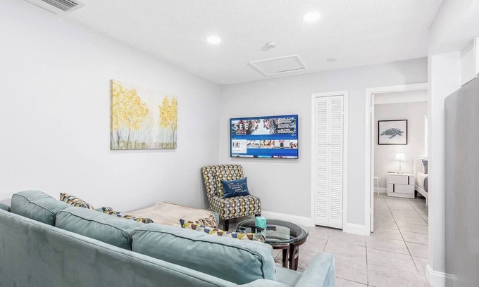 Hollywood Apartment | Kick back and relax in this calm, stylish space