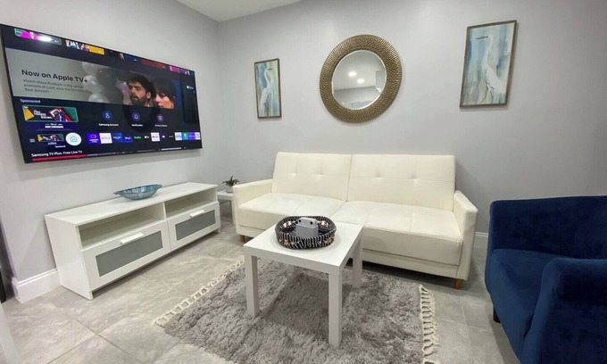 Hollywood Apartment | Kick back and relax in this calm, stylish space