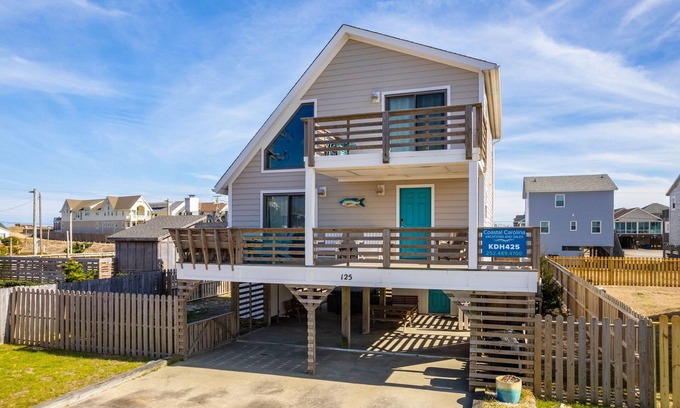 Kill Devil Hills House | Kill Devil Hills 425: Oceanside, Pet Friendly, Hot Tub, Close to Beach Access