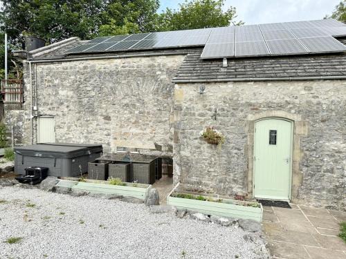 Kilnsey House | Kilnsey Wellbeing Barn With Hot Tub, Cold Plunge, Pet Friendly