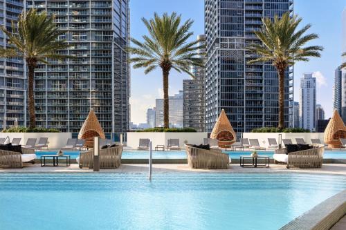 Downtown Miami Resort | Kimpton EPIC Hotel by IHG