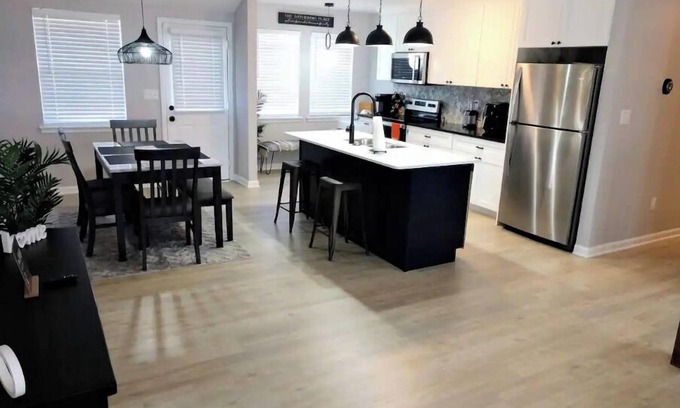 Fairfield House | KING BED/FAMILY FRIENDLY/GAMEROOM‼/NEAR CROSSPLEX