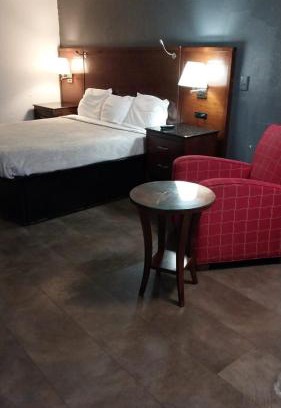 Jackson Apartment | King Bed Hotel Room 201