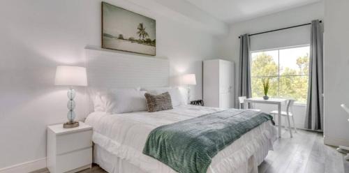 Florida Central Atlantic Coast Hotel | King Bed Studio Free Shuttle