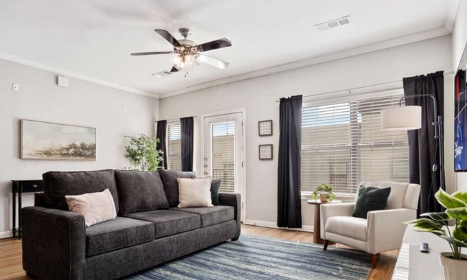West Campus Apartment | King Beds + Memory Foam Sleeper in Vibrant ATX Apt