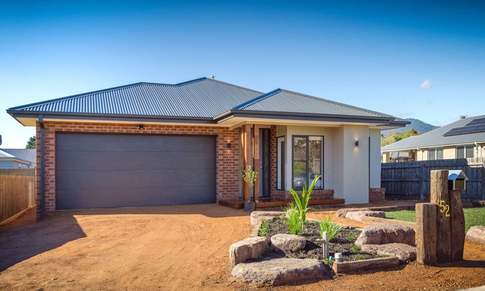 Healesville House | King Parrott Healesville