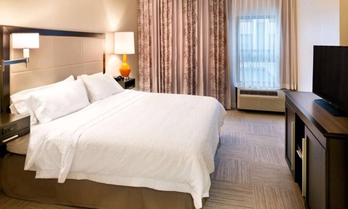 Orlando Apartment | King Room Near Florida Realty Investments ORL