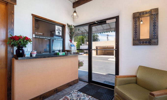 Southside Hotel | King's Rest Court Inn