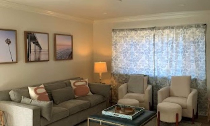 Beach Barber Tract Condo | King Size Bed in Village of La Jolla