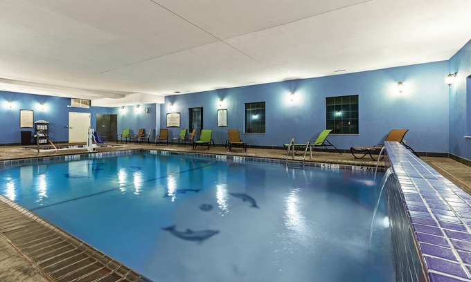 Amarillo Apartment | King Studio | Free Daily Breakfast, Indoor Pool & Hot Tub.