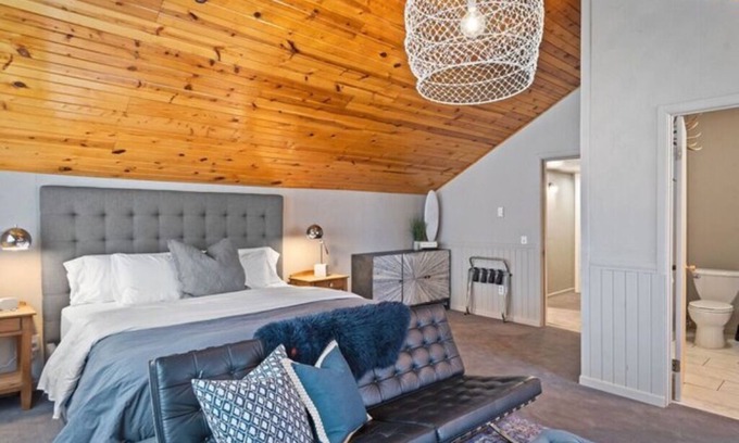 Rapid City Bed & Breakfast | King Suite 7 - Black Forest Inn Bed and Breakfast