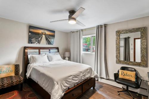 Airport Heights Community Council House | KING SUITE ON 16TH AVE