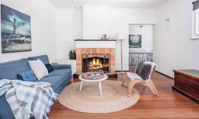 Kings Beach House | Kings Beach Home Amongst Tranquil Gardens