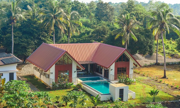 Bolinao Villa | Kings Manor Vacation Rental - Charming 3 bedroom Villa with Private Pool