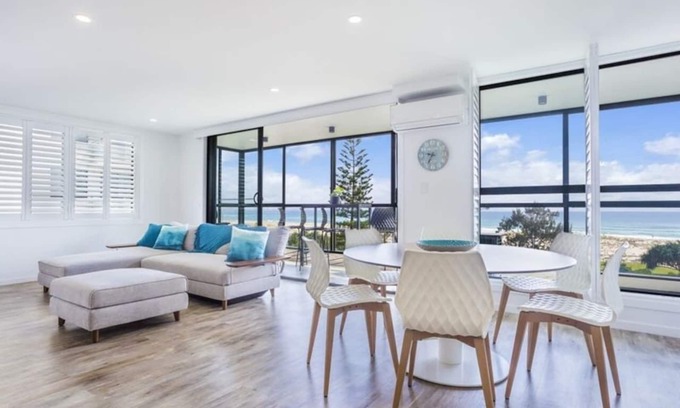 Northern Rivers Apartment | Kirra Waves - Luxury oceanfront 2-bedroom apartment