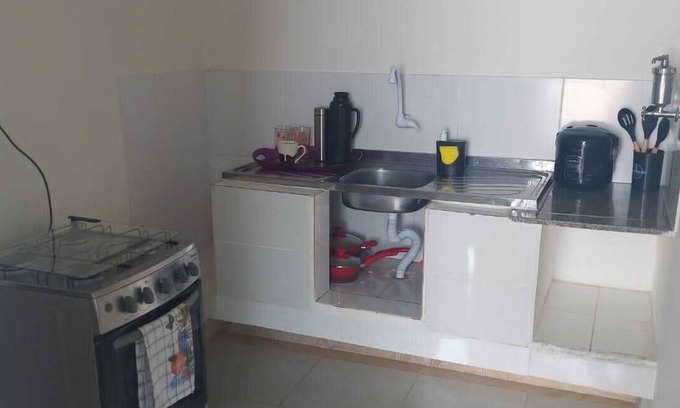 Cocal House | Kitinete Perto da Praia. 100 Reais Diaria. Internet e Fogão e Cama Casal.tv