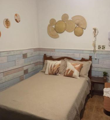 Boqueirao Apartment | Kitnet Boqueirão - Completa - Wi-fi - garagem rotativa - 1 quadra da praia - no centro comercial