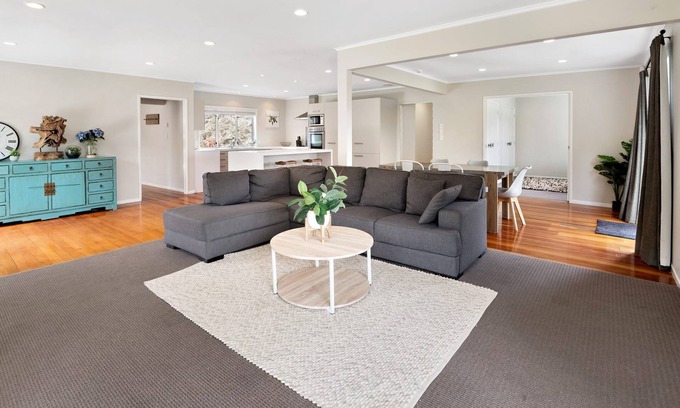 Papakura House | Kiwi lifestyle at home quiet, spacious on 1ha of land