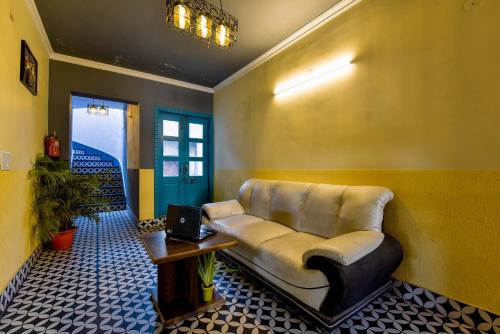 Dehradun House | KK RESIDENCY Boutique stay at ISBT Doon