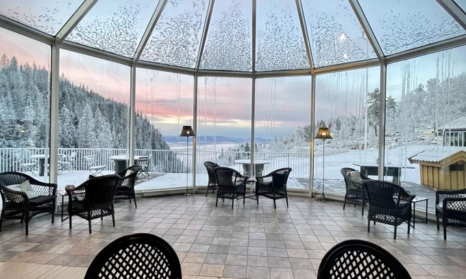 Hole Hotel | Kleivstua