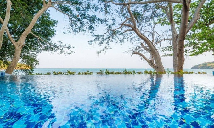 Siray Villa | Koh Sirey Beachfront Pool Villa
