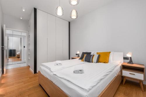 Powazki Apartment | Kolska 9A by Homeprime