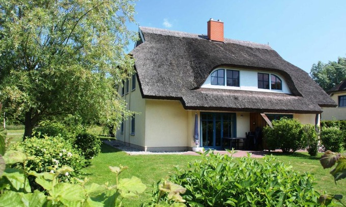 Puddemin House | Komfortables Reetdachferienhaus Hasel 1