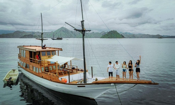 Labuan Bajo Boat Rental | Komodo Open Trip