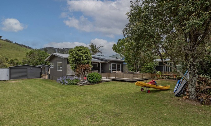 Whiritoa House | Kon Tiki Retreat - Whiritoa Beach Holiday Home