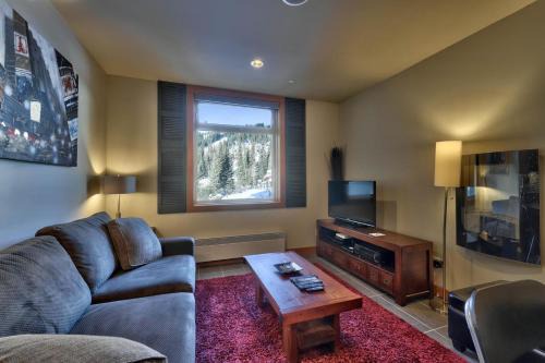 Sun Peaks Cabin | Kookaburra Lodge #202 By Bear Country