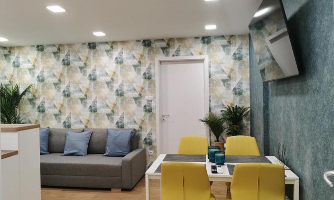 Dunaujvaros Apartment | Kossuth 10