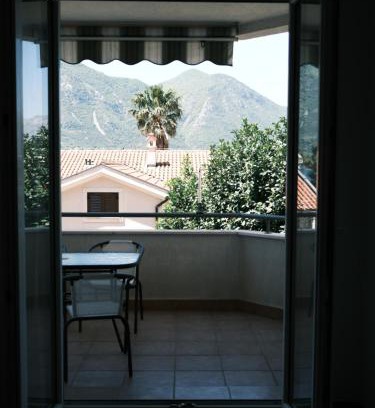 Dobrota Apartment | Kotoro Apartment, Sea View, 60m to Beach, Free Parking