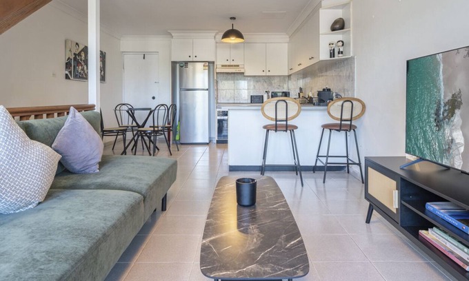 Birchgrove House | Kozyguru | Balmain | Townhouse bridge view or Charming Comfy Studio