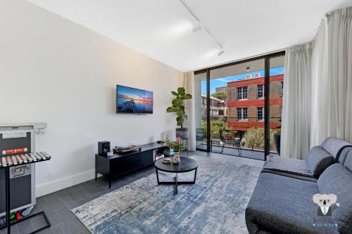 Surry Hills Apartment | KozyGuru | Surry Hills | Freshly Cozy Apt