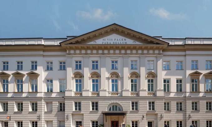 Kazimierz Apartment | Krakow City Center Bliss: Luxury Apartment, Pool, Gym, 24/7 Service!