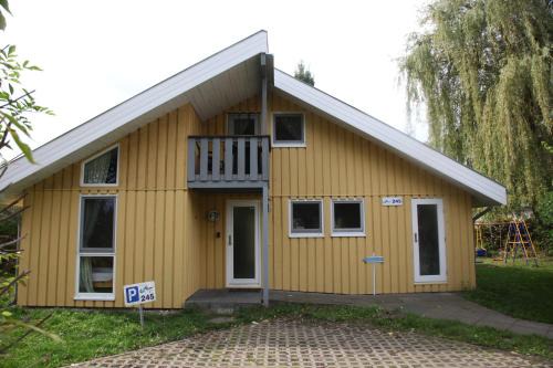 Mirow House | Kranich 245