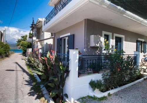 Lygia House | Kris&Strato's Studio