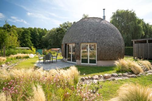 Muritz House | Kugelhaus Kugellager - Besonderer Rückzugsort in runder Bauweise - reduziert, ruhig und naturnah am Tollensesee