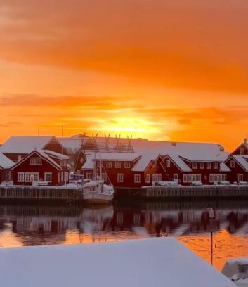 Svolvaer House | Kule gule huset