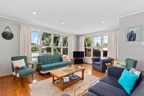 Ruakaka House | Kulukulu - Ruakaka Holiday Home