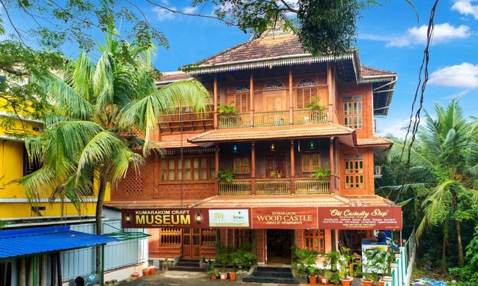 Kumarakom Hotel | Kumarakom Wood Castle Serviced Appartments