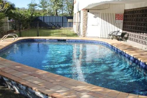 Mermaid Beach Apartment | Kundu Lodge - Hosted by Burleigh Letting