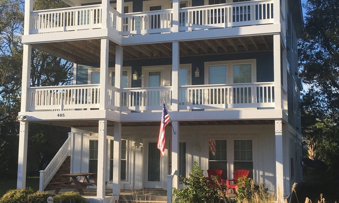 Kure Beach House | Kure Beach Comfort.2 Minute Walk To Beach!