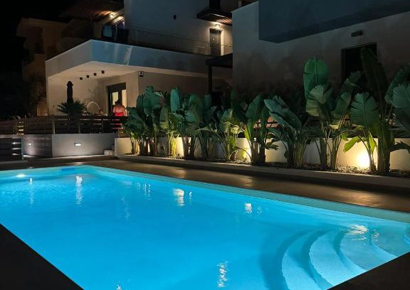 Nea Iraklitsa House | Kyan Executive Suites