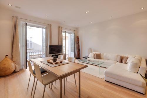 Antibes City Centre Apartment | L'élégance à Antibes , central, 1 min de la plage