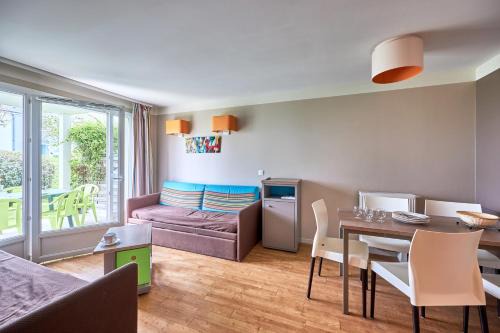 Courseulles-sur-Mer Apartment | L'Alouette - Appt en résidence avec terrasse
