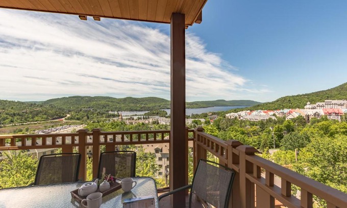 Mont-Tremblant Pedestrian Village Apartment | L'Altitude by Rendez-Vous Mont-Tremblant