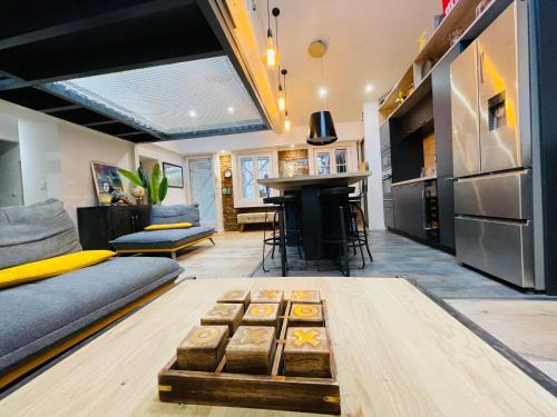 Saint - Aubin - Dupuy Apartment | L atelier toulousain