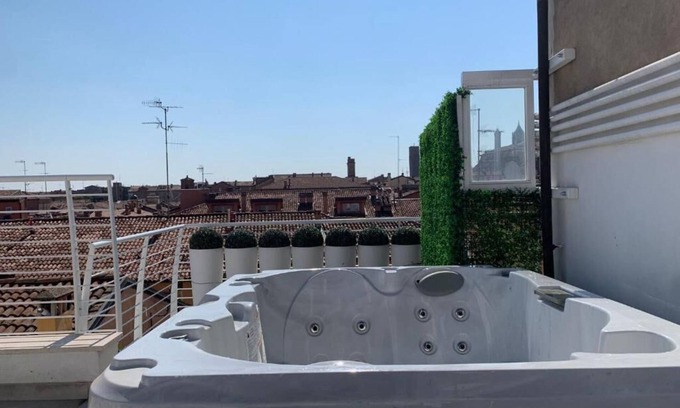 Historic Center Apartment | L'Attico Dell'Edera