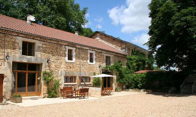 Saint-Pierre-de-Cole Cottage | L'Ecurie Gite, 5* & 4 Cles Luxury, Riverside, Pool, Family/Pet Friendly Brantome